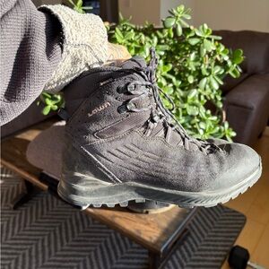 Lowa Women's Black Hiking Boots